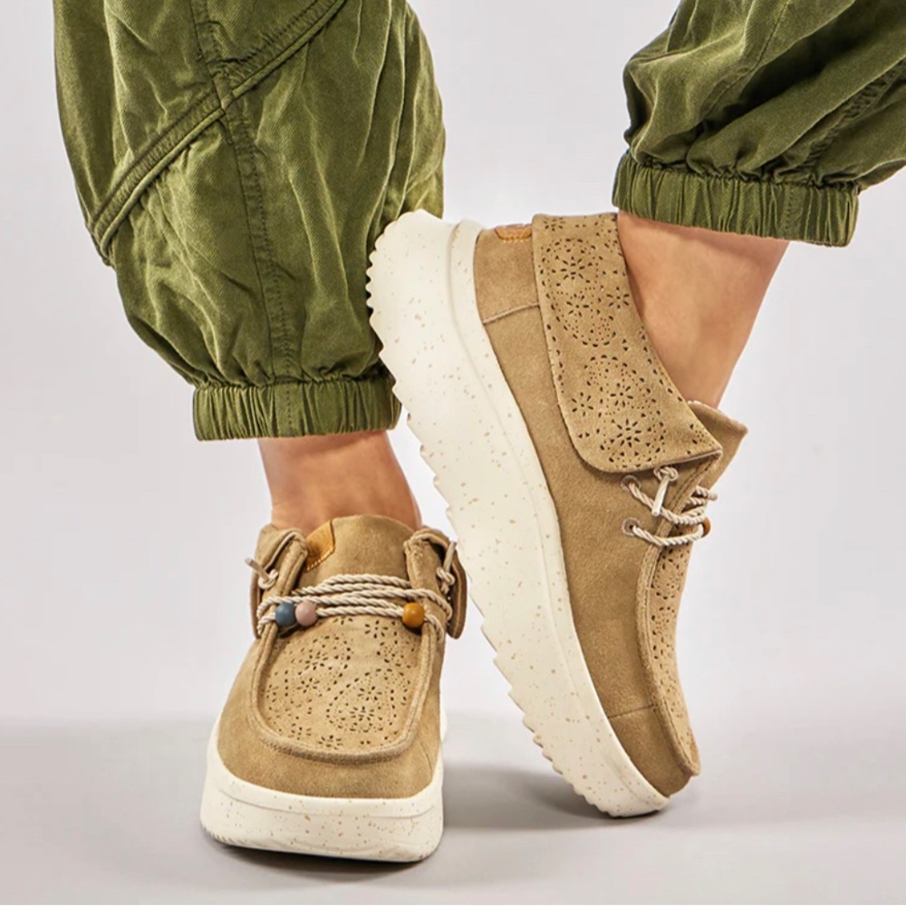 Hey Dudes woman’s size 10